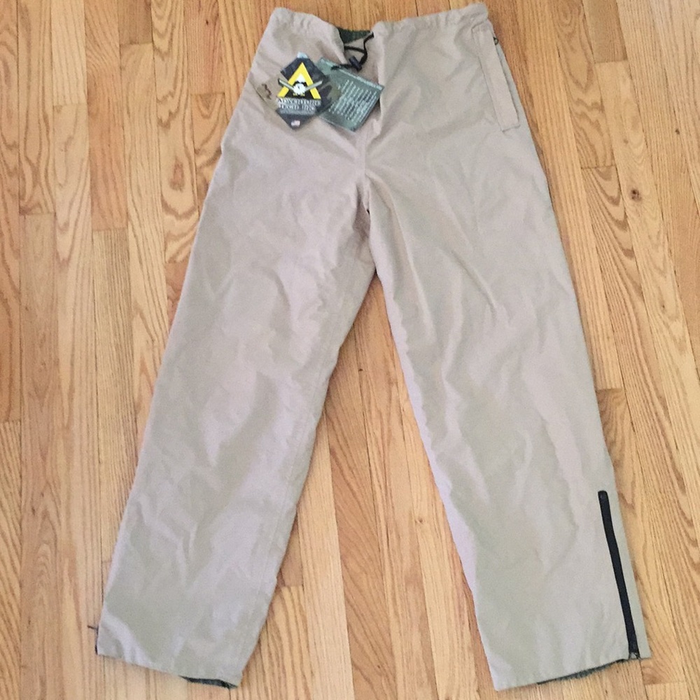 Adventure Tech, inc. Gore-Tex outwear